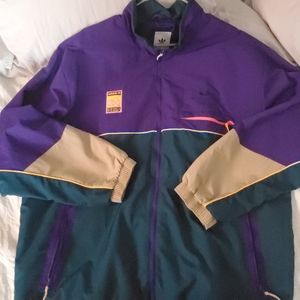 Adidas Mountaineer Windbreaker